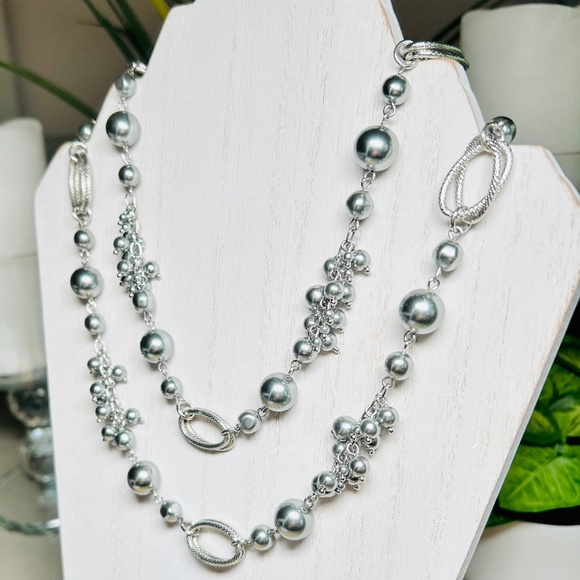 Versatile Talbots Long Slate Gray Faux Pearl Cluster Necklace - Picture 1 of 8